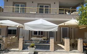 Guesthouse Mira&Roel3 nr 88 vlore